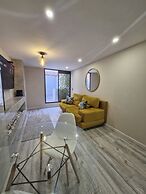Warm fireplace and Patio - Smart TV