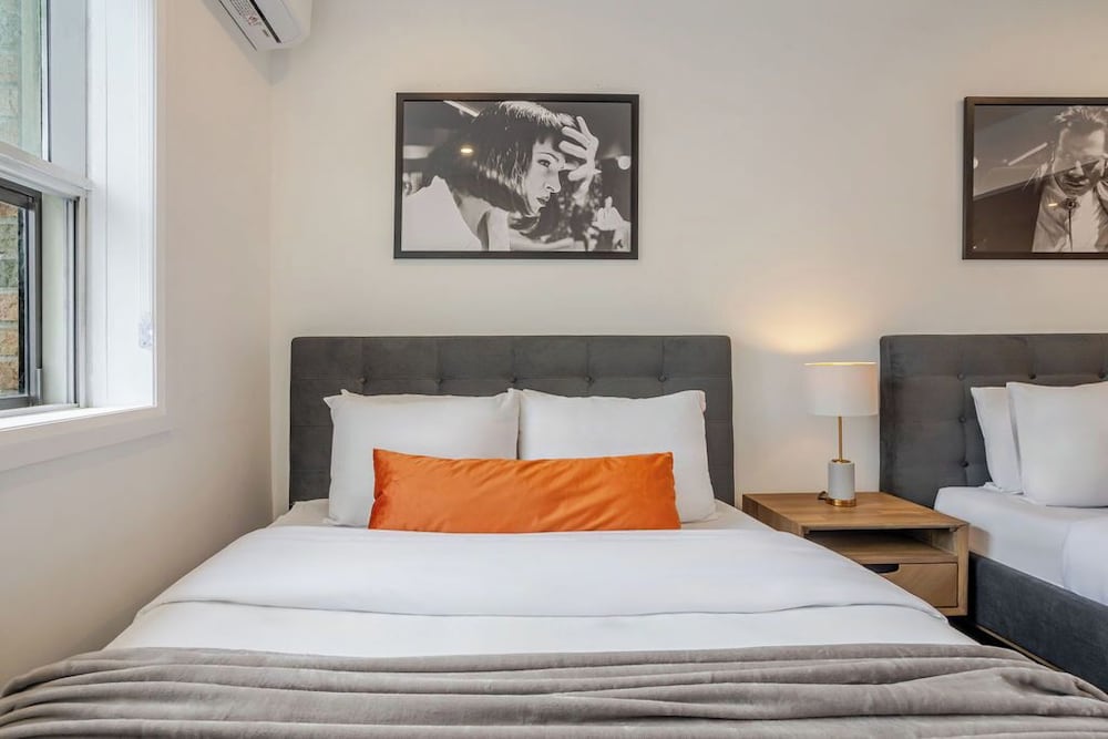 Theatre Hotel by Lodgo