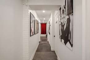 Theatre Hotel by Lodgo