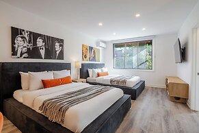 Theatre Hotel by Lodgo