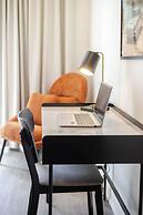 Theatre Hotel by Lodgo