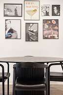 Theatre Hotel by Lodgo