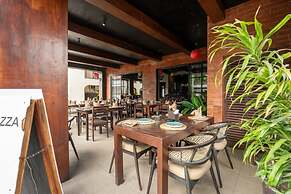 Oasis Beach Negombo
