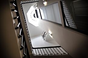 Student Only Dean Clarke Lofts
