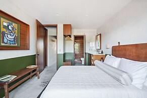 ALMA Surf Lodge