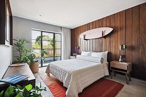 ALMA Surf Lodge