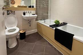 Flat - Sleeps 4 - Parking - Balcony - Pet Friendly