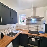 Forge Lane Cozy Apartment