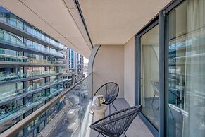 Official Mercury Suites With Rooftop Pool Access
