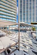 Official Mercury Suites With Rooftop Pool Access