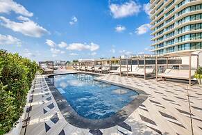 Official Mercury Suites With Rooftop Pool Access