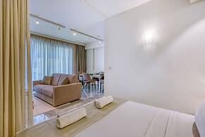 Official Mercury Suites With Rooftop Pool Access