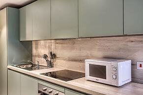 Official Mercury Suites With Rooftop Pool Access