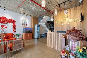 The Shine Hotel & Apartment