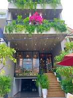 The Shine Hotel & Apartment