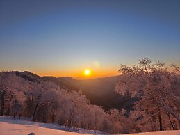Xuegu Xinfu Guest House