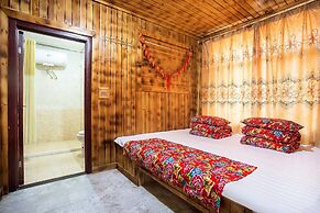 Xuegu Xinfu Guest House