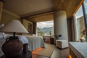 Siguniang Mountain Star Moon Cliff Hotel