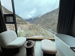 Siguniang Mountain Star Moon Cliff Hotel