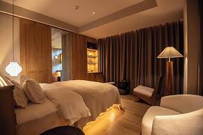 Siguniang Mountain Star Moon Cliff Hotel