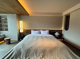 Siguniang Mountain Star Moon Cliff Hotel