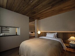Siguniang Mountain Star Moon Cliff Hotel
