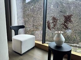 Siguniang Mountain Star Moon Cliff Hotel