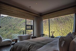 Siguniang Mountain Star Moon Cliff Hotel