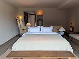 Siguniang Mountain Star Moon Cliff Hotel