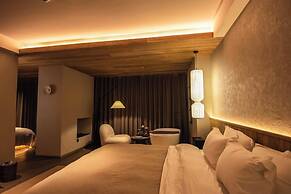 Siguniang Mountain Star Moon Cliff Hotel