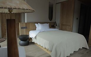 Siguniang Mountain Star Moon Cliff Hotel