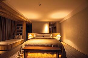 Siguniang Mountain Star Moon Cliff Hotel