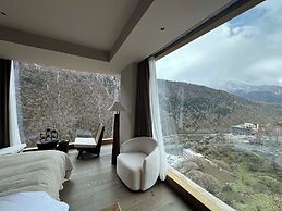 Siguniang Mountain Star Moon Cliff Hotel