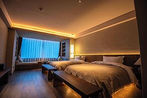 Siguniang Mountain Star Moon Cliff Hotel