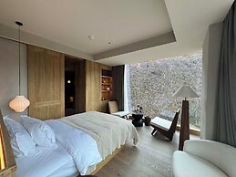 Siguniang Mountain Star Moon Cliff Hotel