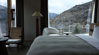 Siguniang Mountain Star Moon Cliff Hotel