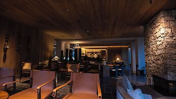 Siguniang Mountain Star Moon Cliff Hotel