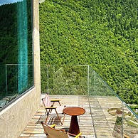 Siguniang Mountain Star Moon Cliff Hotel