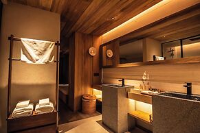 Siguniang Mountain Star Moon Cliff Hotel