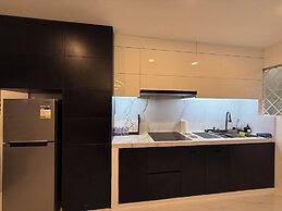 Kandi Suites 2BR with private Jacuzzi