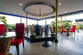 Kandi Suites 2BR with private Jacuzzi