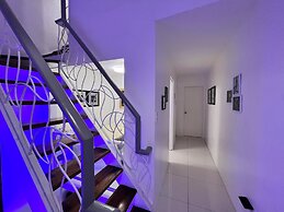 Kandi Suites 2BR with private Jacuzzi