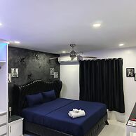 Kandi Suites 2BR with private Jacuzzi