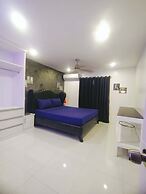 Kandi Suites 2BR with private Jacuzzi