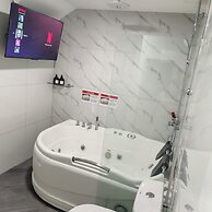 Kandi Suites 2BR with private Jacuzzi