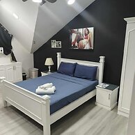 Kandi Suites 2BR with private Jacuzzi