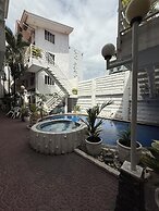 Kandi Suites 2BR with private Jacuzzi