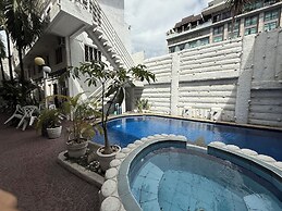 Kandi Suites 2BR with private Jacuzzi