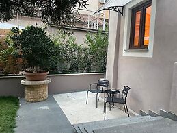 Exclusive 2-Bed Villa 5 min to Colosseum