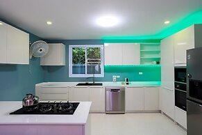 Renovated 3BR Pool Villa Near Beach V228